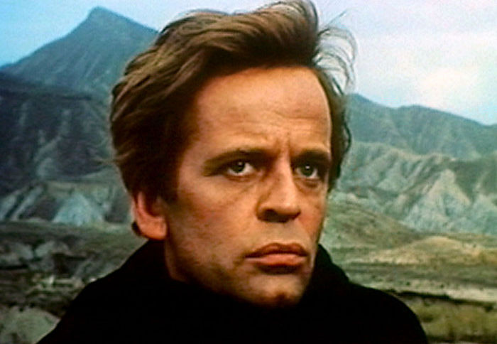 Klaus Kinski als Viktor Barrett. Bild: Sender