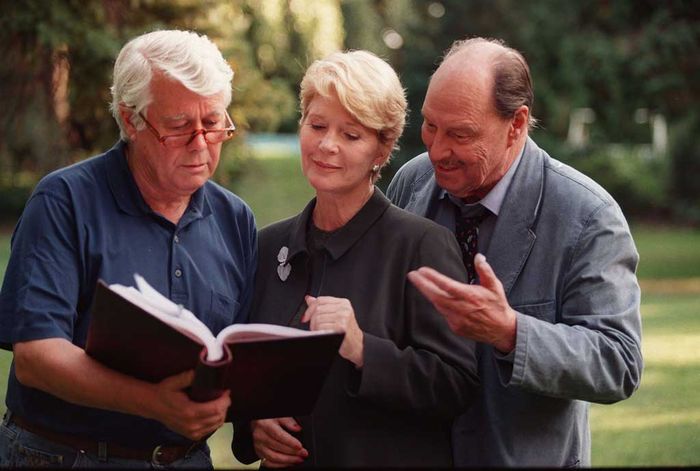 Christiane Hörbiger (Schretter Sonja), Peter Weck (Xaver Frey), Ivan Desny (Dir. Schretter). Bild: Sender / Cine Vista
