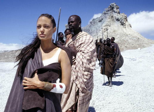 Lara Croft (Angelina Jolie), Kosa (Djimon Hounsou). Bild: Sender / Paramount Pictures/JM