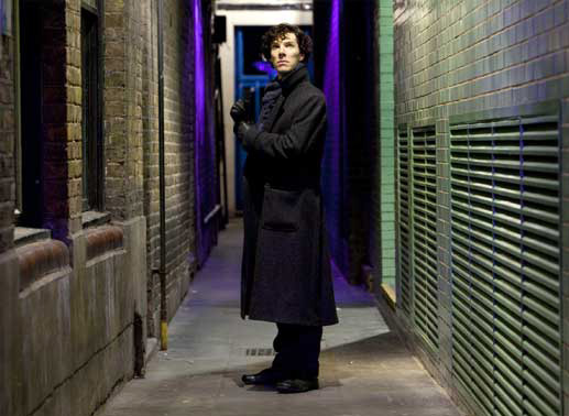 In den Gassen Londons forscht Sherlock Holmes (Benedict Cumberbatch) nach Hinweisen, die ihn auf die Spur des Killers führen. Bild: Sender