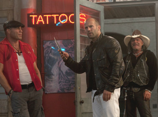 Toll Road (Randy Couture), Lee Christmas (Jason Statham) und Tool (Mickey Rourke). Bild: Centfox Film.
