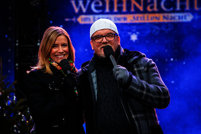 Sonja Weissensteiner und DJ Ötzi. Bild: Sender / ORF / ip media / Peter Krivograd