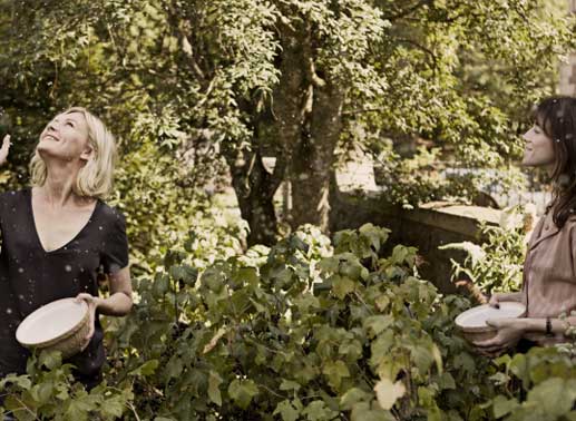 Justine (Kirsten Dunst) und ihre Schwester (Charlotte Gainsbourg). Bild: Sender/Concorde
