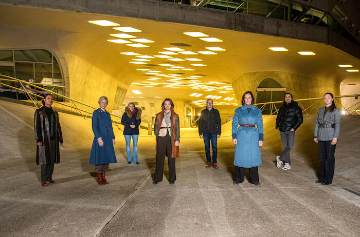 Arcadia:  Abigail Abraham (Rolle: Milly), Lynn Van Royen (Luz), Helen Perquy (Produzentin), Ellie de Lange (Hanna), Frank T&ouml;nsmann (Redakteur), Monic Hendrickx (Cato), Boris Van Severen (Hans), Melody Klaver (Alex). Bild: Sender / WDR / Axel Herzig