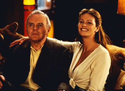 Supermodel Elle MacPherson begeistert nicht nur dem Multimillionär Charles Morse (Anthony Hopkins). Bild: Sender