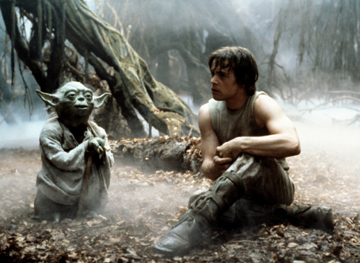 Jedi-Meister Yoda (Frank Oz, l.) versucht Luke Skywalker (Mark Hamill, r.), den einzig legitimen Gebrauch der "Macht" nahezubringen .... Bild: Sender