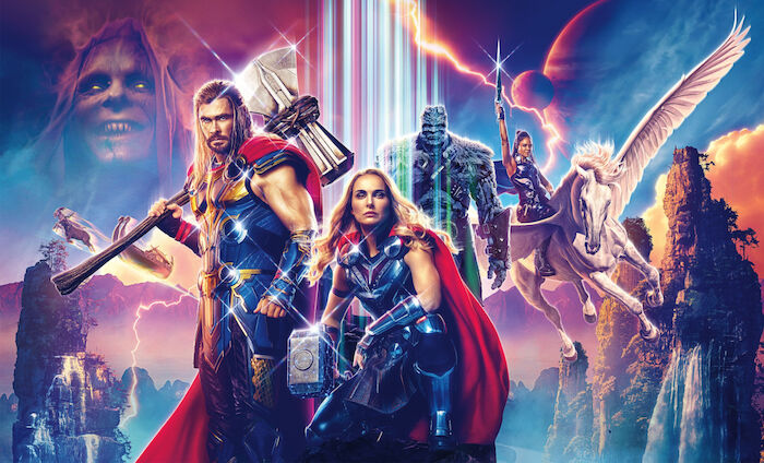 Thor 4 – Love and Thunder: Christian Bale (Gorr), Chris Hemsworth (Thor), Natalie Portman (Jane Foster / Mighty Thor), Taika Waititi (Korg), Tessa Thompson (Walküre). Bild: Sender / Disney / Marvel