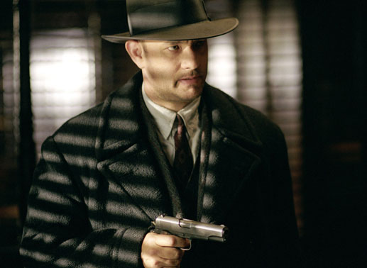 Tom Hanks mit Pistole. Bild: Sender