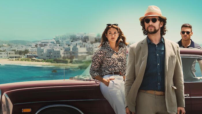 Eifersucht: Plakatmotiv zum Film mit Penelope Vardakis (Shailene Woodley), Nick Bali (Joseph Gordon-Levitt) und Elias Vardakis (Richard Madden). Bild: Sender / Amazon MGM Studios