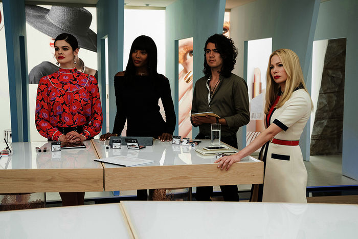 Caroline Day (Jenn), Naomi Campbell (Helen), Adam Vera (Avery's Assistent), Michelle Williams (Avery LeClair). Bild: Sender / Tele München