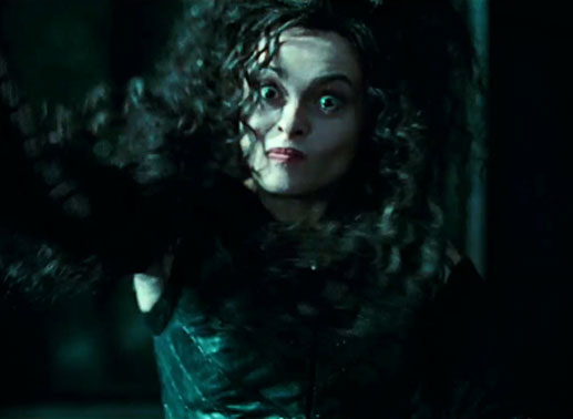 Helena Bonham Carter in der Rolle der Bellatrix Lestrange. Harry Potter und die Heiligtümer des Todes. Bild: © 2010 Warner Bros. Ent.