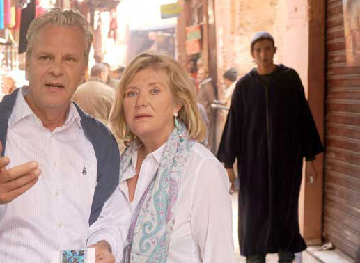 Tina (Jutta Speidel) und ihr Exmann (Peter Sattmann) im Bazar von Marrakesch. Foto: Sender