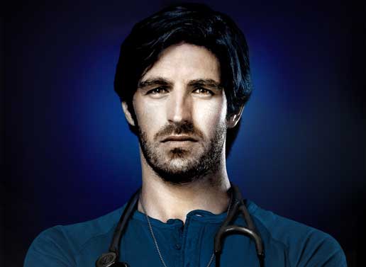 Plakatmotiv zur Serie mit Dr. TC Callahan (Eoin Macken). Bild: Sender / Sony Pictures Television 