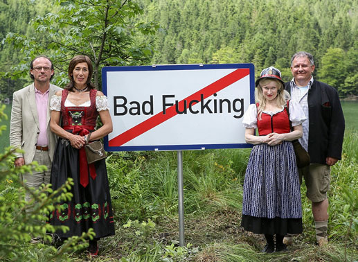 Gerhard Liebmann, Adele Neuhauser, Barbara de Koy, Walter Kordesch. Bild: Sender / MR Film / Petro Domenigg