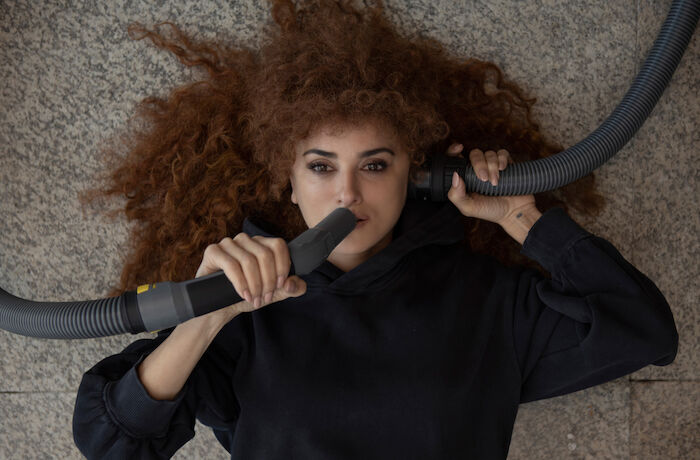 Der beste Film aller Zeiten: Regisseurin Lola Cuevas (Pen&eacute;lope Cruz). Bild: Sender / Studiocanal GmbH / Manolo Pavon