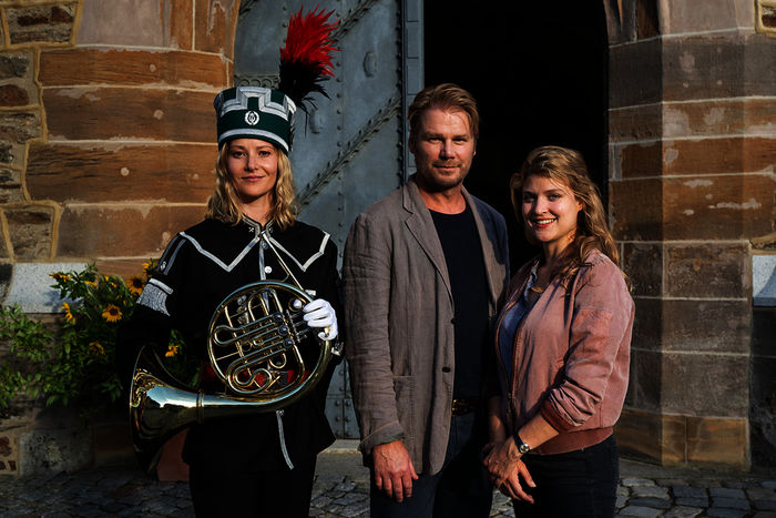 Teresa Weißbach (Saskia Bergelt), Kai Scheve (Robert Winkler), Lara Mandoki (Karina Szabo). Bild: Sender /  ZDF / Uwe Frauendorf. 