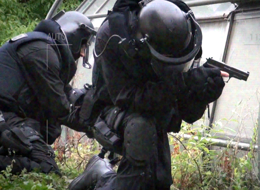 Zun&auml;chst ist es wichtig, Einblick in das Innere der Bank zu bekommen, deshalb soll ein SEK-Team versuchen, von au&szlig;en Kameras am Geb&auml;ude anzubringen... Bild: Sender