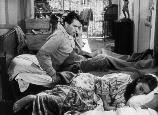 Erst am Morgen dämmert dem Journalisten Joe Bradley (Gregory Peck), dass er Prinzessin Anne (Audrey Hepburn) ein Nachtquartier gewährt hat. Bild: Sender