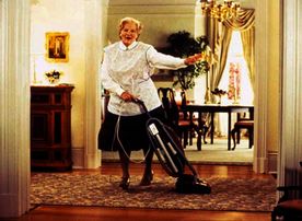 Robin Williams als Daniel Hillard und Kinderm&auml;dchen Mrs. Euphegenia Doubtfire. Bild: Sender