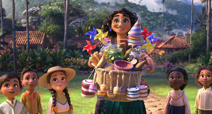 Mirabel Madrigal in Encanto. Bild: RTL / © 2021 Disney Enterprises