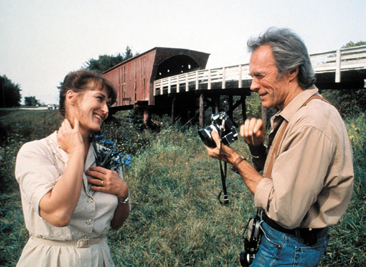 Francesca (Meryl Streep) freundet sich mit dem sympathischen Fotografen Robert Kincaid (Clint Eastwood). Bild: Sender