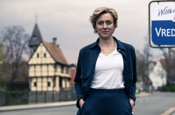 Vor&uuml;bergehend gl&uuml;cklich: Sonja (Franziska Machens). Bild: Sender / WDR / MARTIN VALENTIN MENKE